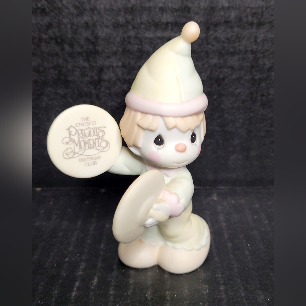 1987 Precious Moments Symbol Of Membership A Smile's The Cymbol Of Joy # B-0002